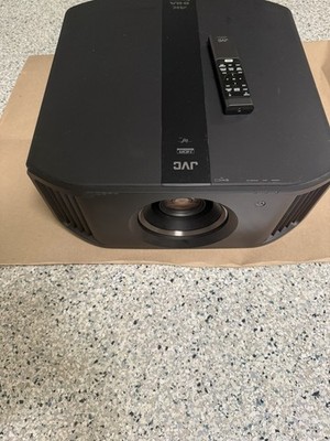 JVC DLA-NX5 (DLA-RS1000) Native 4K D-ILA Projector - Black - MINT - Extra Lamp
