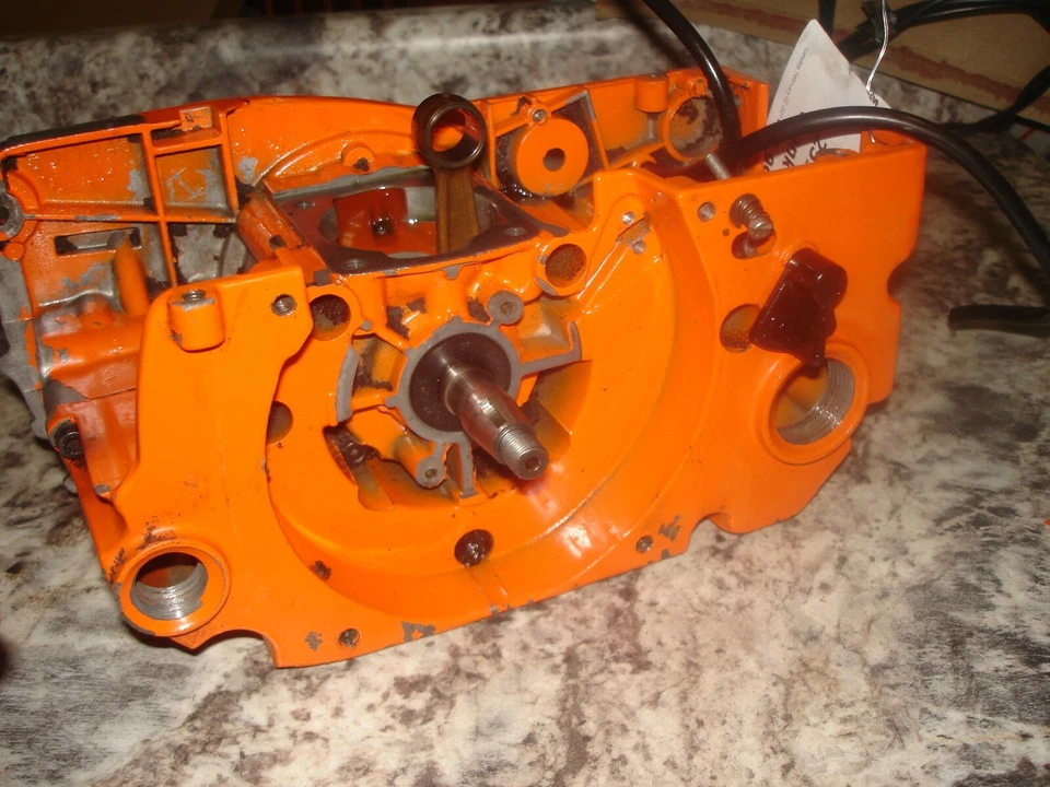 Olympic 251 超级曲柄箱链锯仅零件箱 605  — 第 3/3 张图片