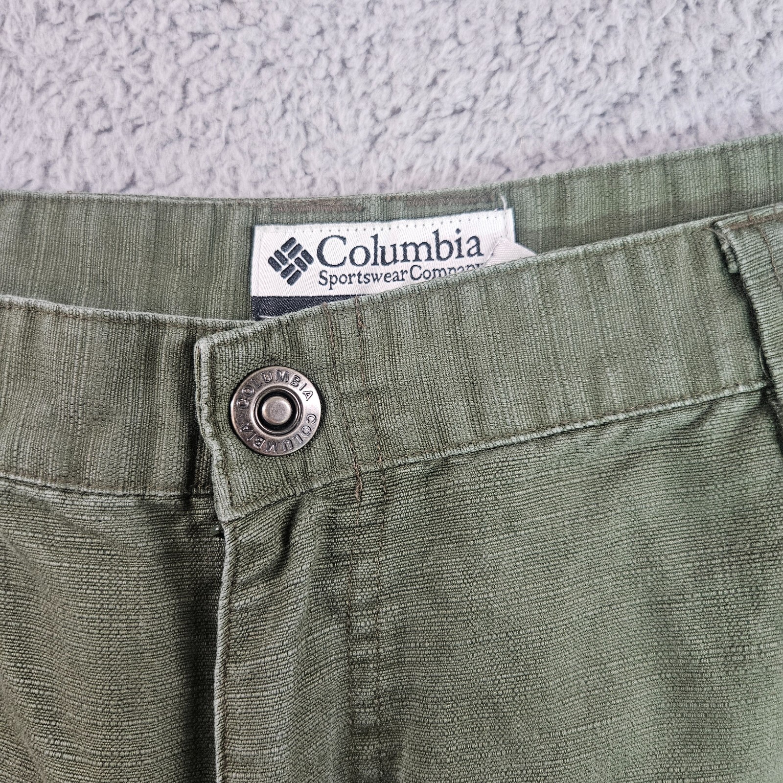 Columbia Sportswear Company Shorts Mens Size 42 x8 Flat Front Green thumbnail 3