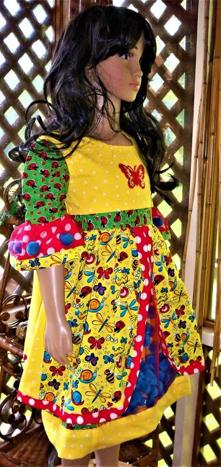 TRAJE único hecho a mano para una sola niña.  Talla 5/6T. Foto 2 de 4