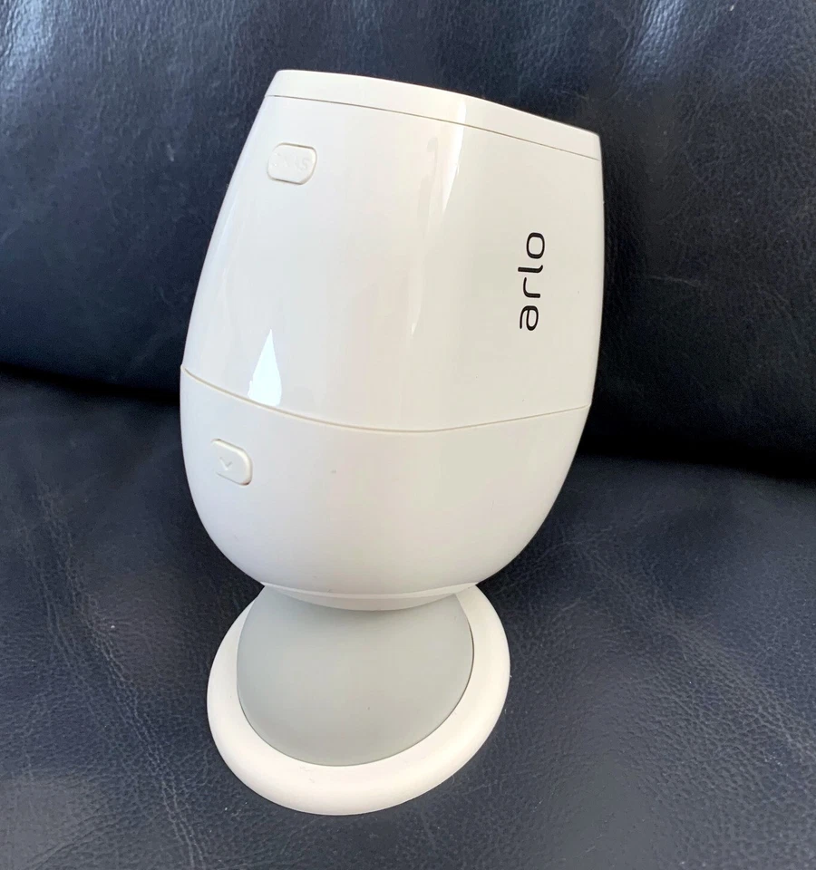 Arlo Pro 2 - 1er-Set im gebrauchten Topzustand mit + Zubehör - Bild 4 von 4