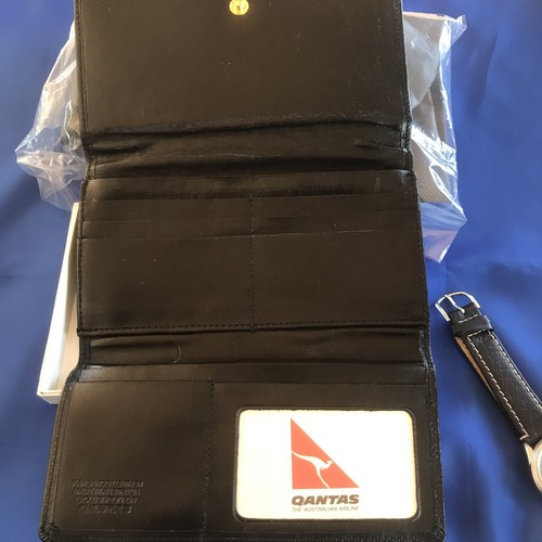 Qantas 2000 Collectors Lot Of 2Watches, Marc Newson Amenities Kit, free Wallet - Picture 8 of 10