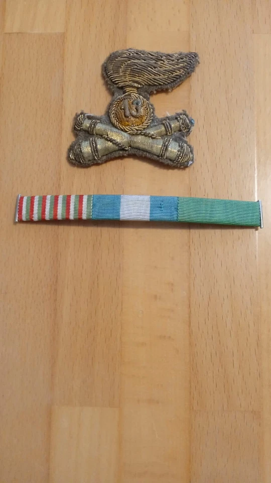 FREGIO CAPPELLO ARTIGLIERIA + BARRETTA OTTONE PORTA MEDAGLIE REI WW2 - Immagine 3 di 4