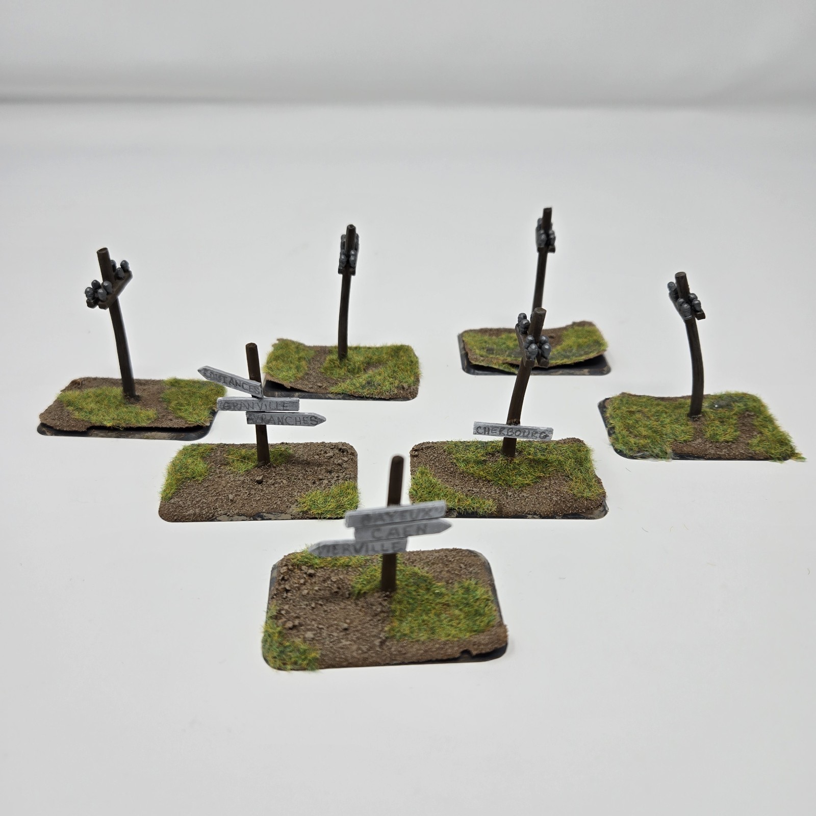 Battlefront Flames of War Telegraph Poles and Sign Post (XX703) Painted Rare OOP