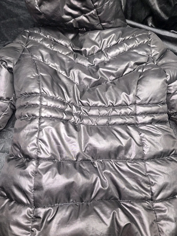 Casaco pesado preto Michael Kors tamanho 4 infantil feminino - Imagem 3 de 4