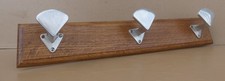 Porte manteaux alu sur bois 3 patères ancien d'école écolier déco maison entrée