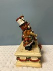 Vtg Musical Wellington Bear Band Wish you a Merry Christmas Wreath Music Box — photo 4