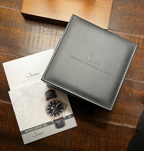 Sinn 556 Pilot's instrument watch eta 2824-2 movement with 2 Sinn straps - Picture 3 of 12