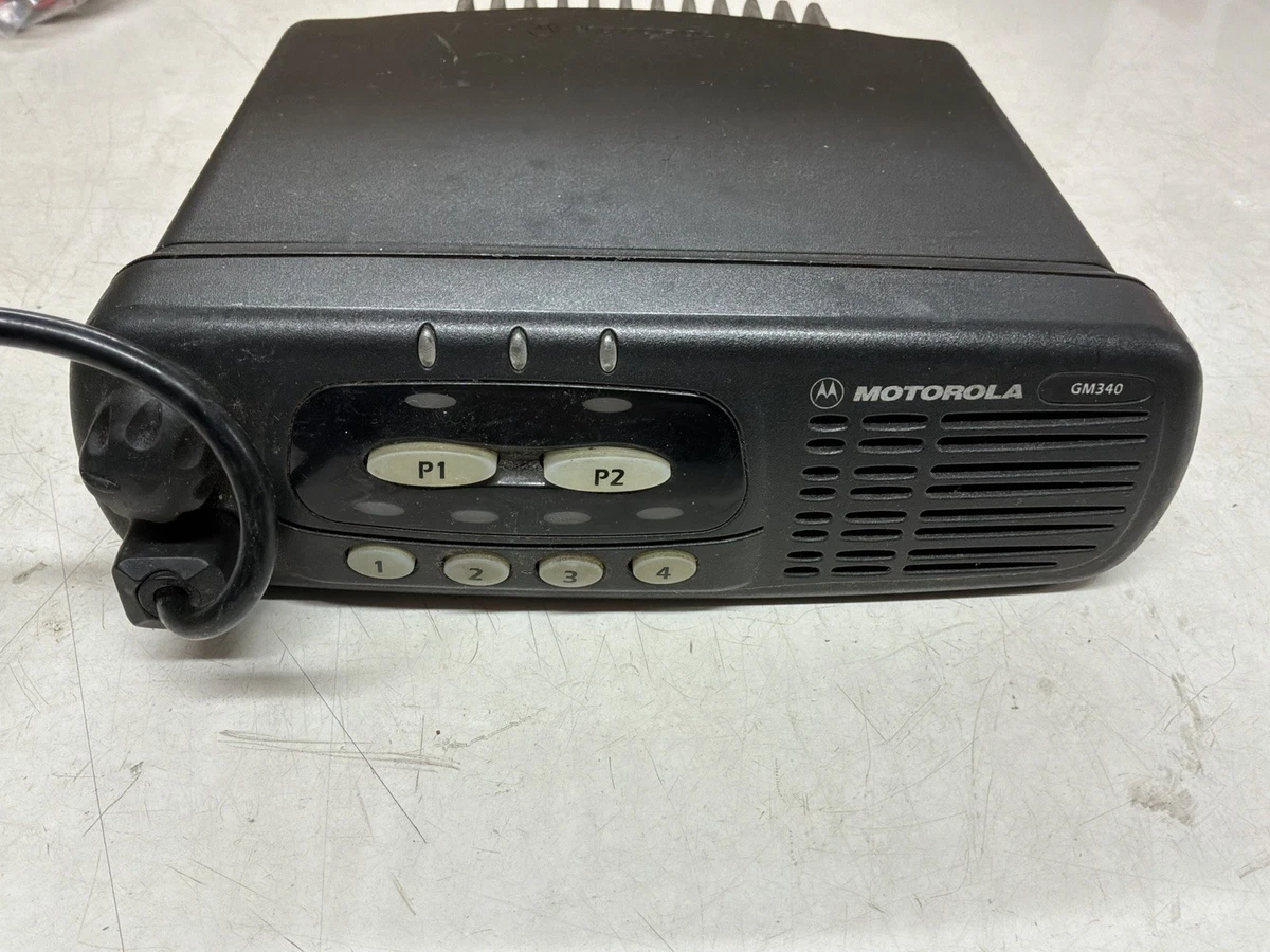 GM360 UHF MOTOROLA 403-470 MHz WITH ACCESSORIES (AS