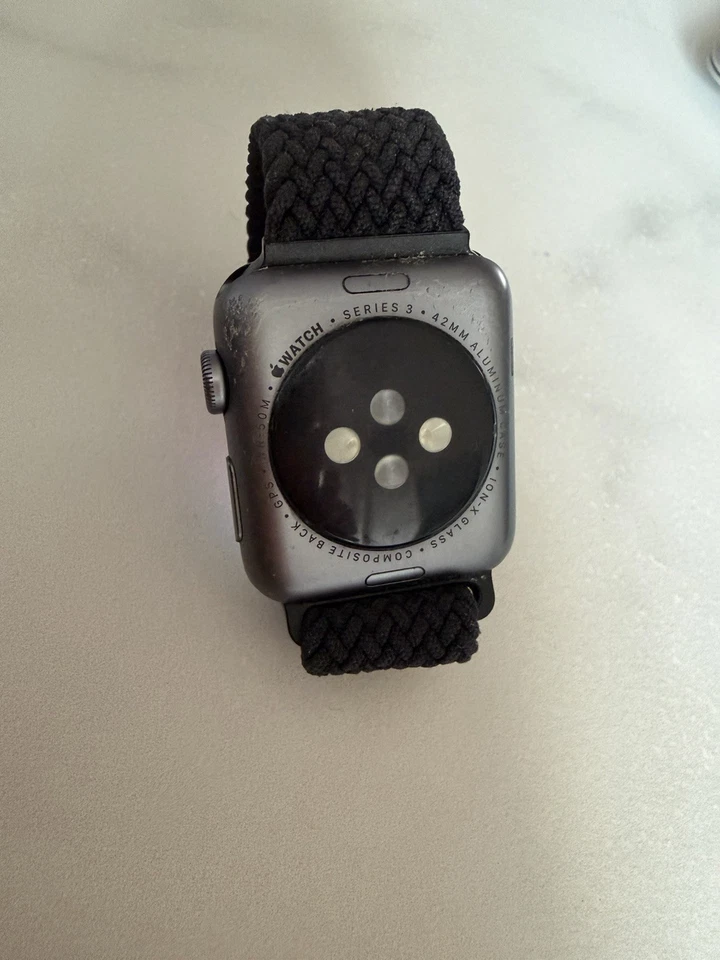 Apple Watch Series 3 42mm - Image 4 of 4