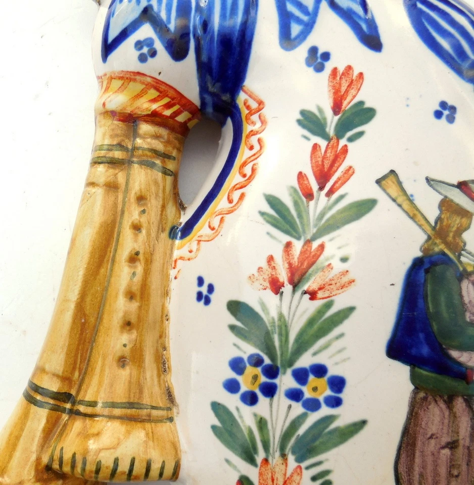 Vintage French Henriot Quimper Painted Faience Wall Pocket Bagpiper Flower Vase - Image 4 of 4