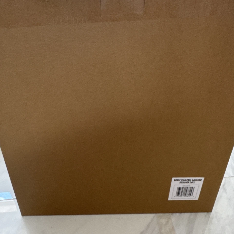 Muñeca Bratz x Jean Paul Gaultier Sasha Moda Coleccionable, 2025 NUEVA EN CAJA Foto 2 de 2