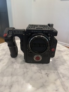 RED DSMC2 GEMINI 5k Cinema Camera With Side Handle