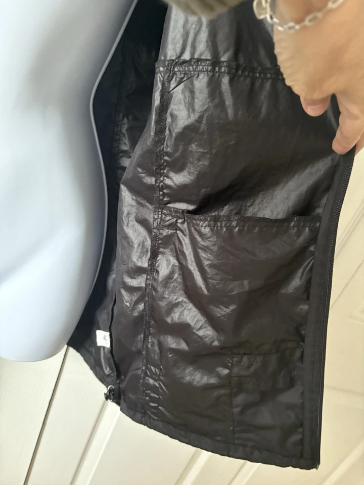 Chaqueta con capucha Tek Gear Performance Active Rain Wind para mujer negra talla pequeña Foto 4 de 4