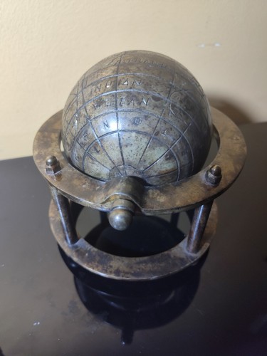 Vintage Solid Brass Desk Office Study Table Globe Etched Old World Style - 7 x 8 - Picture 4 of 10