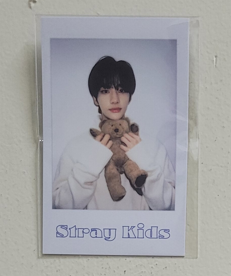 ヒョンジン ジニ シーグリ 2022 ポラ トレカ Stray Kids STRAY KIDS [ HYUNJIN ] 2022 SEASON'S GREETINGS POB POLARID