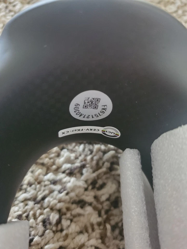 NUEVA HORQUILLA OEM Cervelo Aspero de fibra de carbono negra mate sin cortar Foto 2 de 4