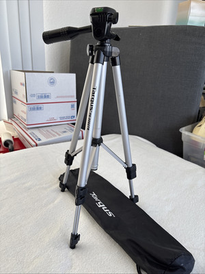 Targus TG-5060TR Camera Tripod W/ Level & Carring Bag