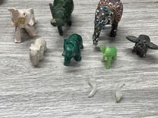 Elephant Figures made of various stones and metal see pi Wonderful lot Miniature
