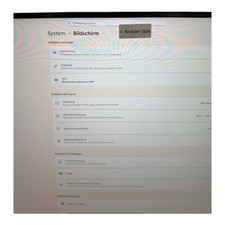 31,5" LG 32UP550N-W UHD 4K (graffio superiore centrale)