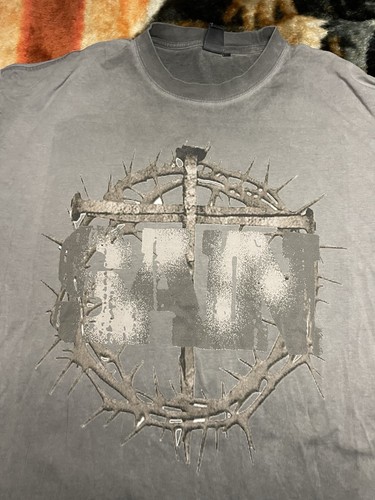 Saint Vanity Saint Cross T-Shirt dunkelgrau Größe XL - Bild 2 von 5