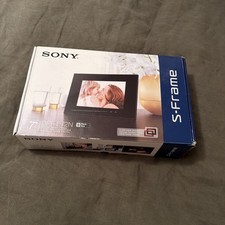 Sony DPF-D72N 7 Inch Digital S-Frame  New And Sealed.