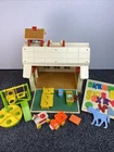 Vintage 1971 Fisher Price Little People #923 Play Family School House w/ extras