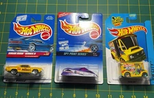 Hot Wheels  3 Car Lot Breadbox Oh Henry Spy Print