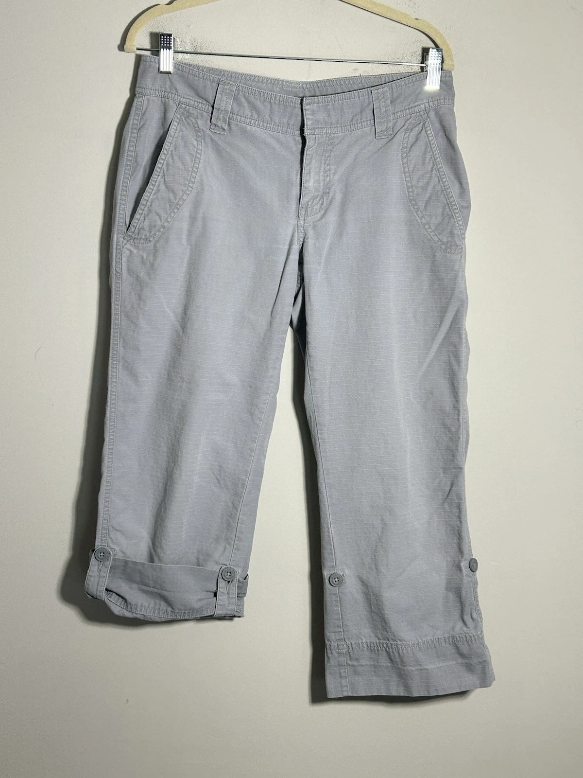 The North Face Women's gray ripstop hiking cargo capri pants. Size 6