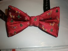 NOEL HOLIDAY COLLECTION CHRISTMAS MENS PRE-TIED BOW TIE RED W/ REINDEER  TREES