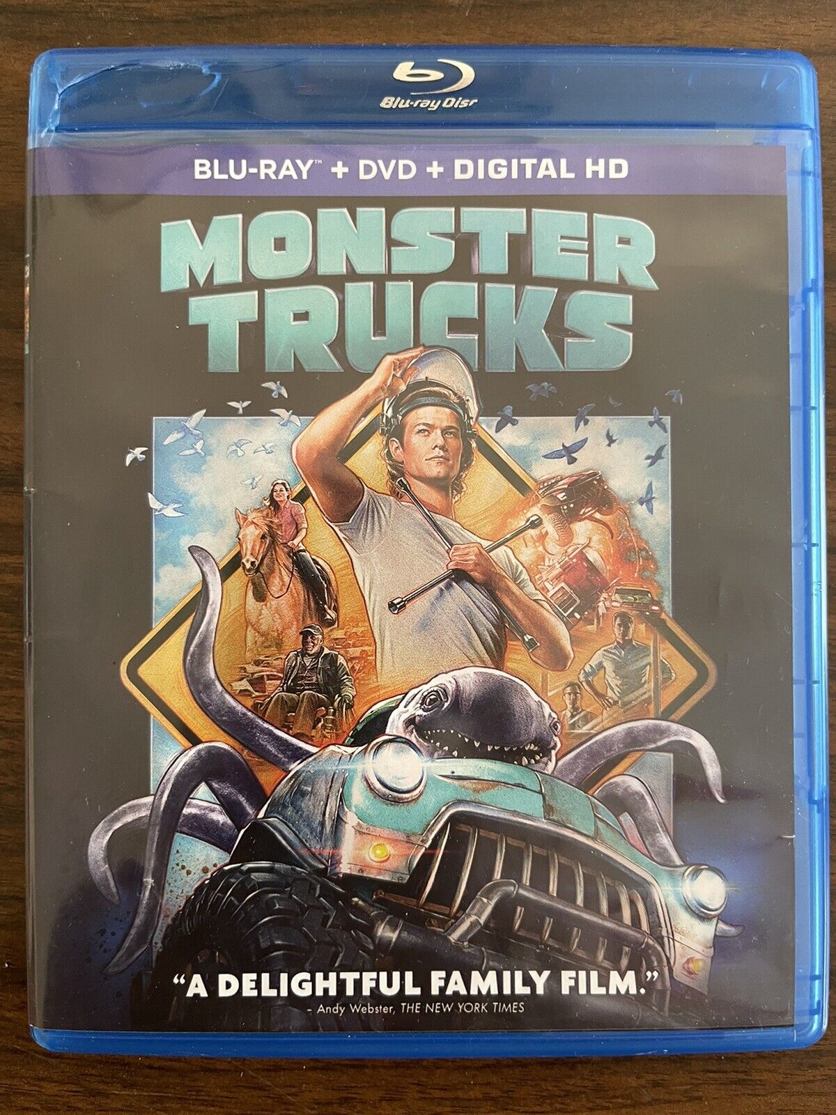 Monster Trucks Blu-ray (Blu-ray + DVD + Digital HD)