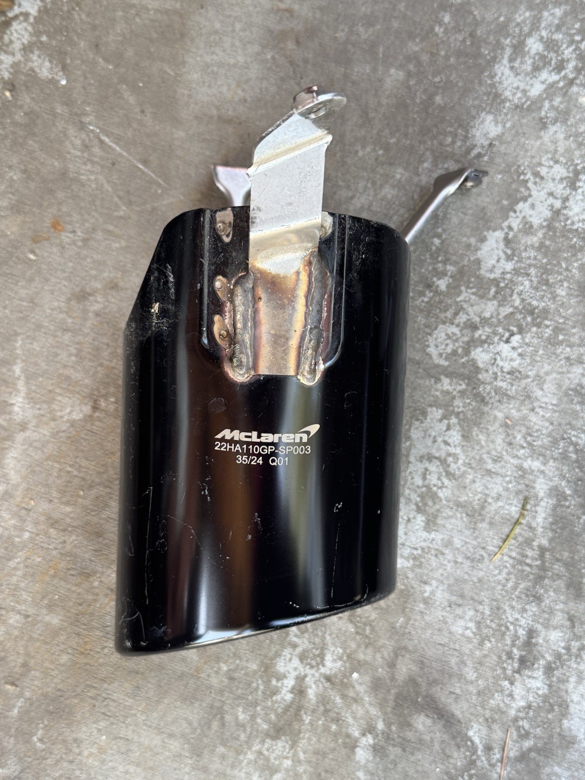 20-23 Mclaren GT Left Side Exhaust Muffler Tip 22HA110GP-SP003 22HA110GP OEM