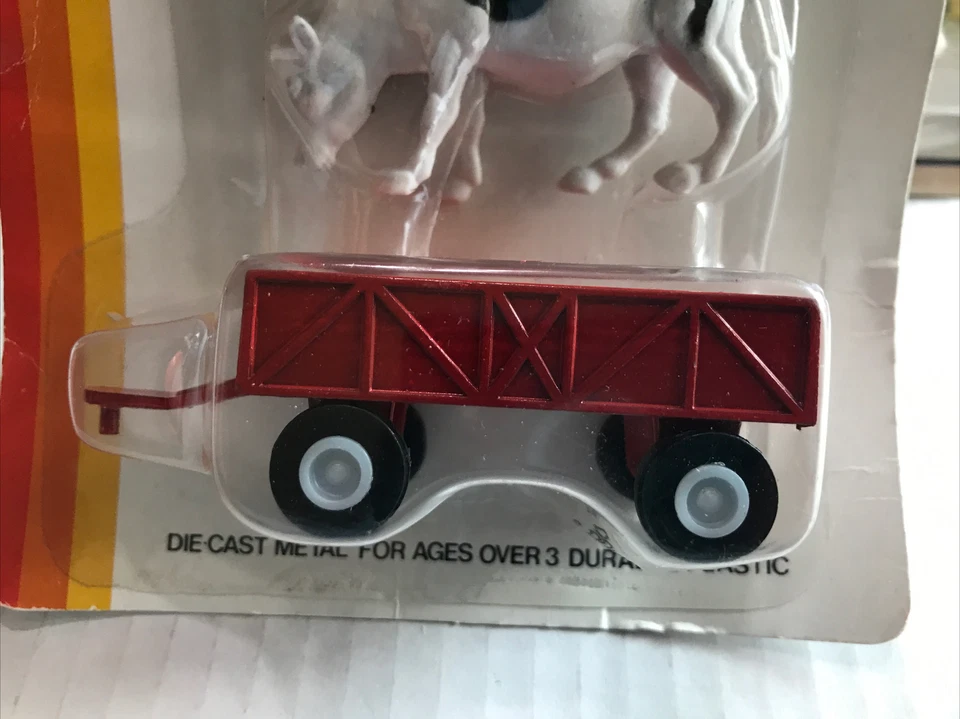 1985 TOOTSIETOY Farm Tractor & Trailer Hitch Up Cow Die Cast Metal #2876 - Image 4 of 4