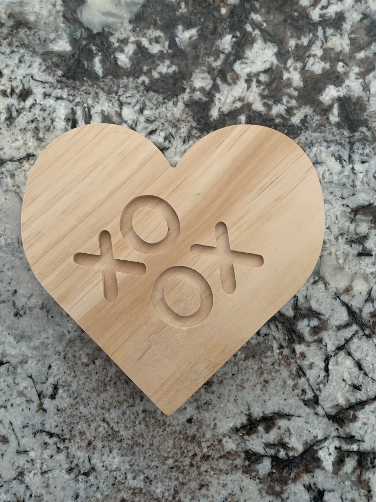 Mondo Llama Valentine's Day Wooden Engraved Conversation Heart XOXO