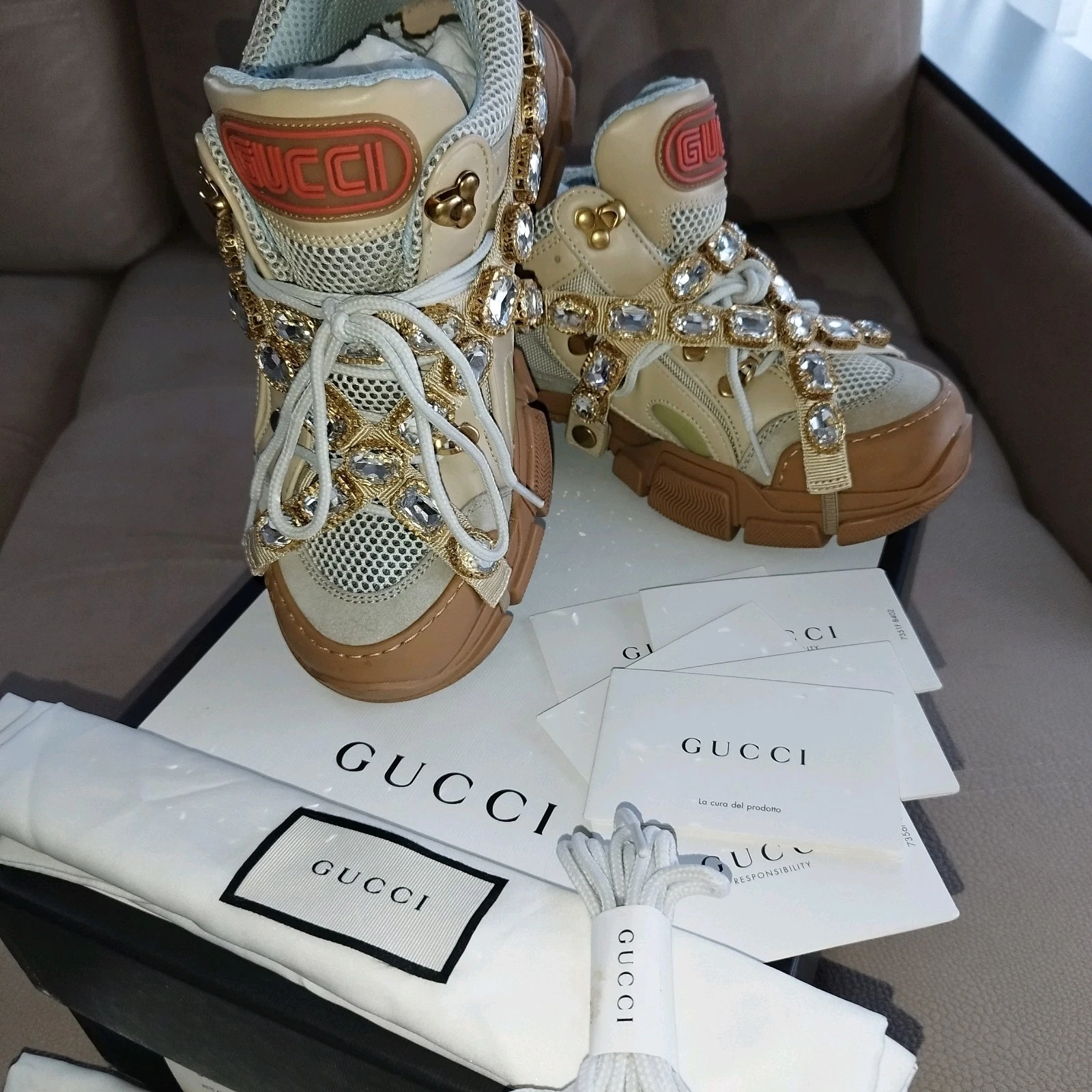 BASKETS GUCCI TAILLE US 8,5 