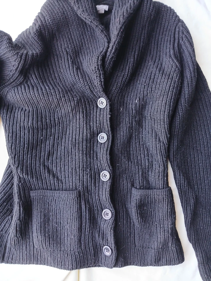 Cárdigan Suéter Para Mujer Ann Taylor Pequeño Negro Botón Frontal Chal Cuello Usado en Excelente Condición Foto 2 de 4