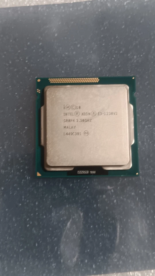 Intel Xeon E3 - 1230 V2 / SR0P4  3.30GHz 8MB Quad-Core CPU LGA 1155 - Image 2 of 2