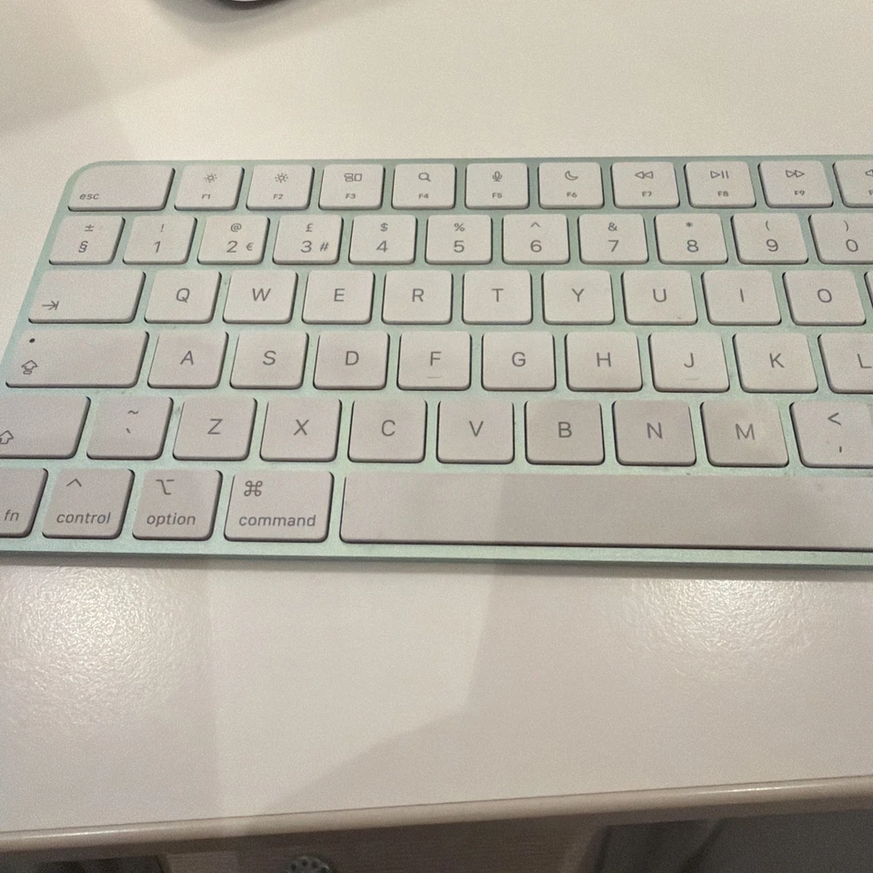 ORIGINAL APPLE MAGIC KEYBOARD MIT ZIFFERNBLOCK TOUCH ID SILBER KABELLOS A2520 - Bild 3 von 4