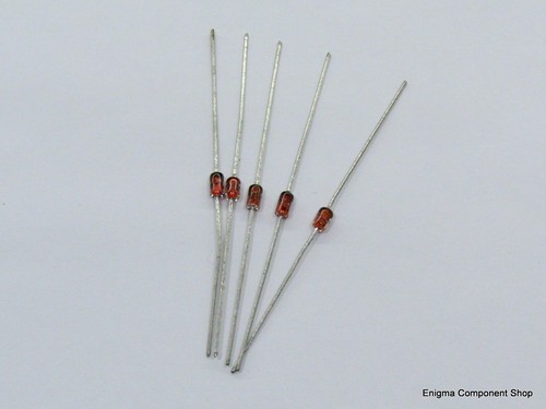 5pc 1N4742A Leaded 12V 1W Zener Diode DO-41. Trusted UK Seller - Fast Dispatch - 第 1/1 張圖片