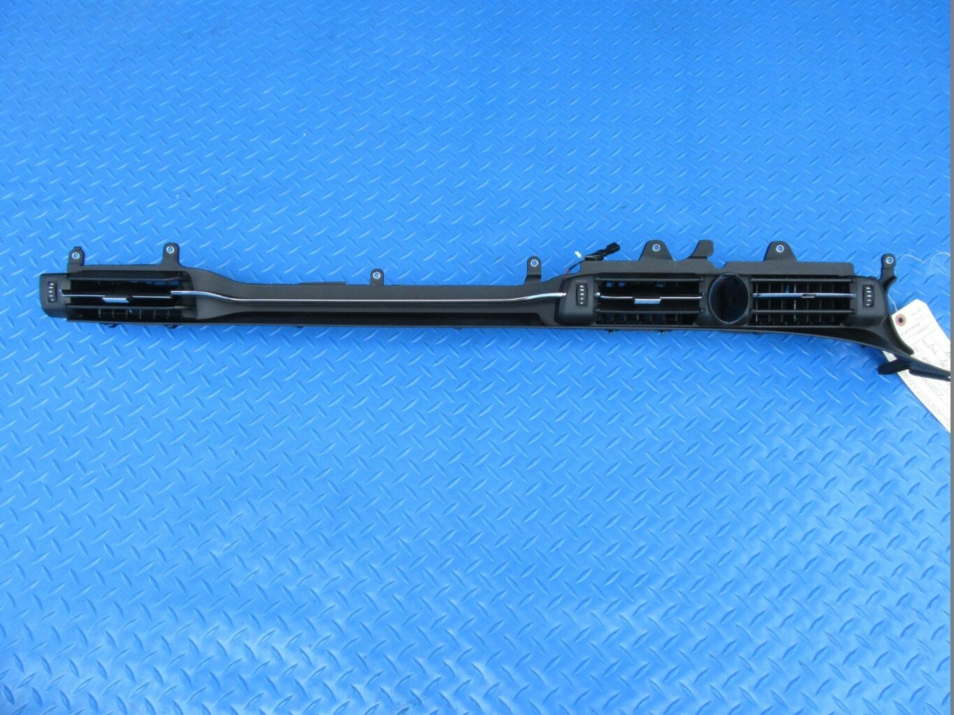 Maserati Quattroporte passenger side dash dashboard air vents outlet #6881