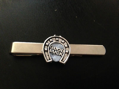Good Luck Pferdeschuh PT14 silber Emblem an Krawatte Clip (Folie) Hochzeiten Geburtstag