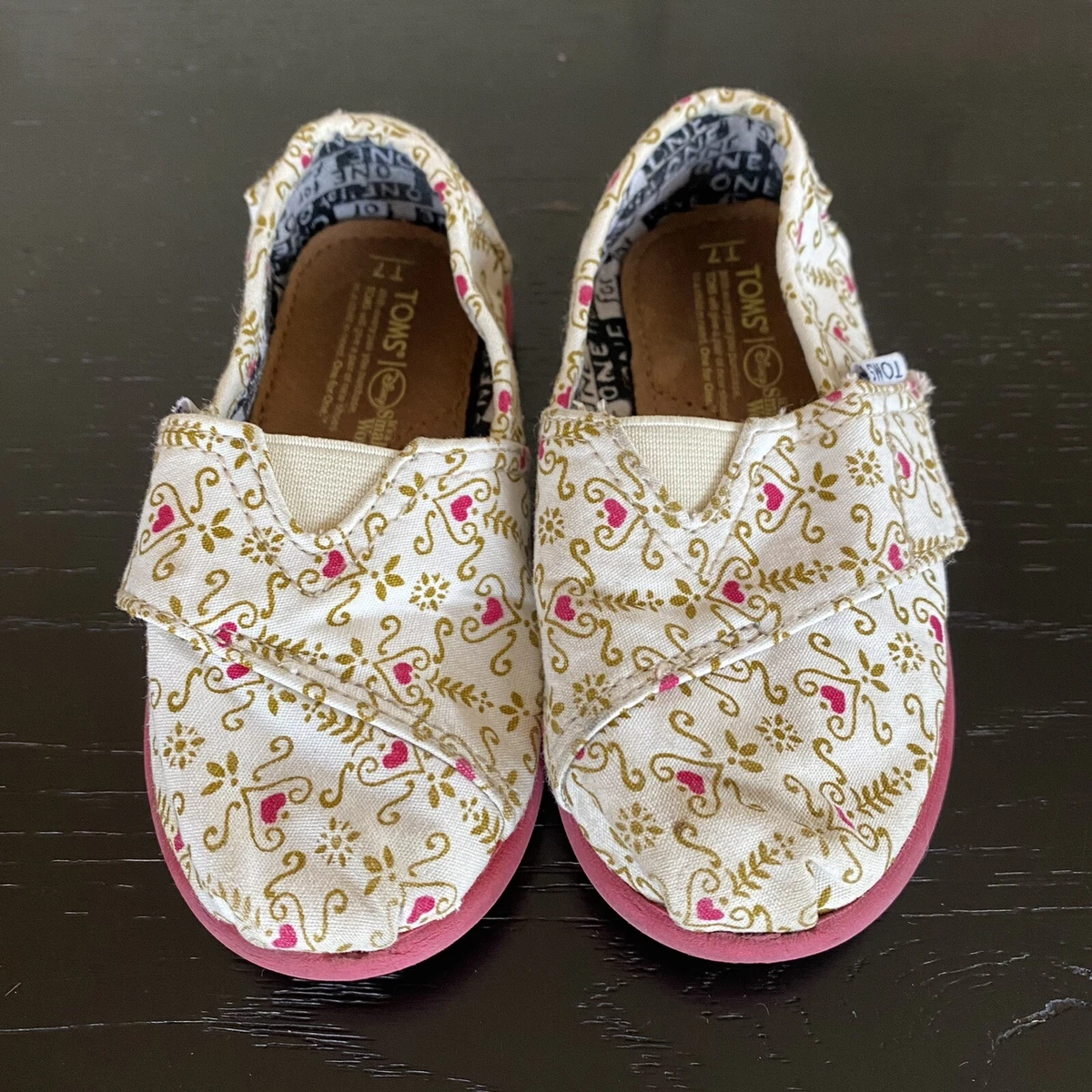 Disney toms cheap for toddlers