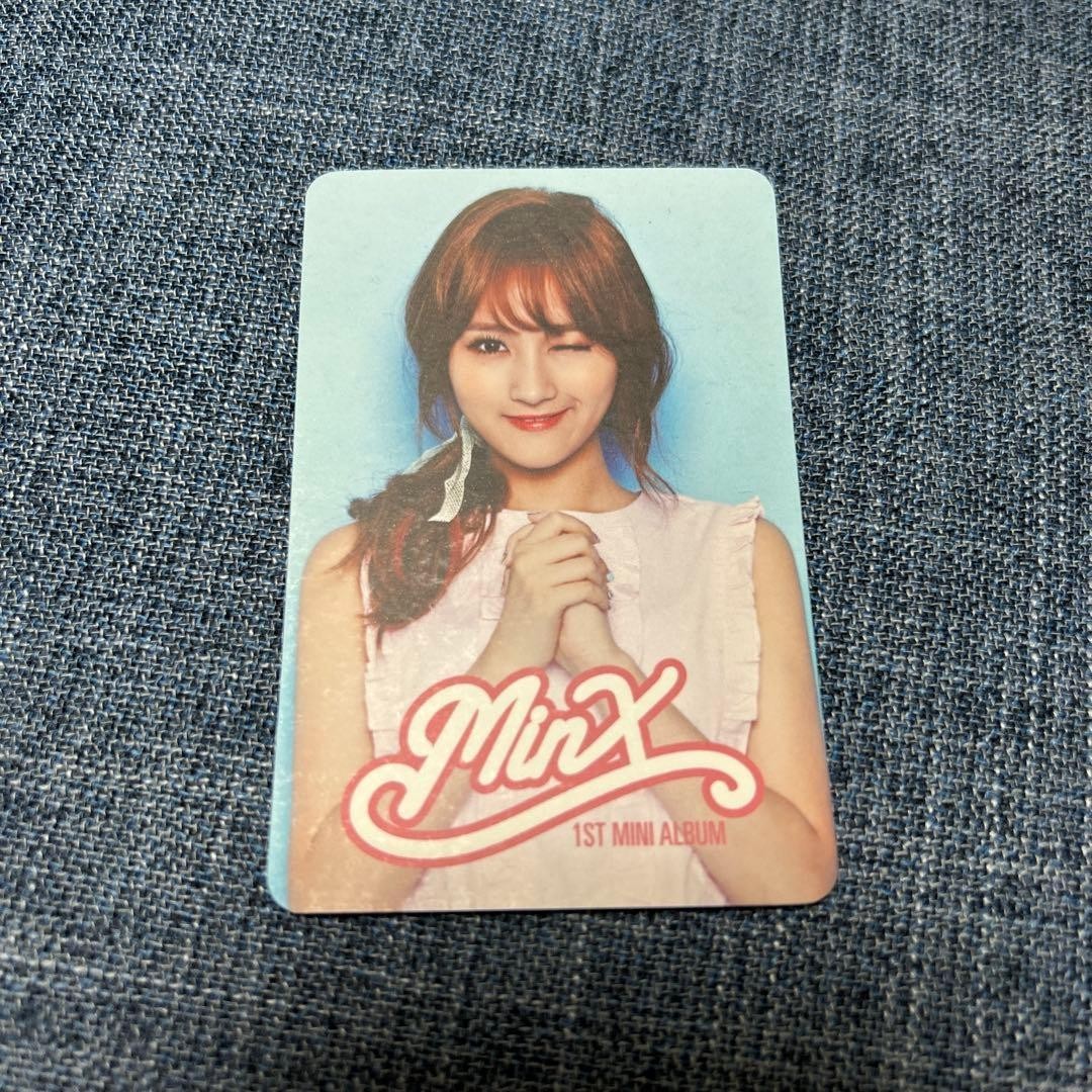 MINX Siyeon Love Shake 1st Mini Album Trading Card Signed