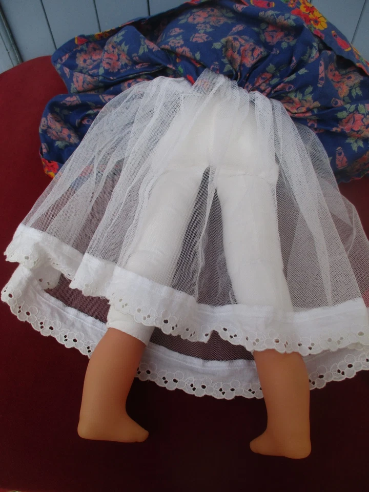 TRES BELLE POUPEE ANCIENNE COROLLE DOUCHKA - Photo 3/4