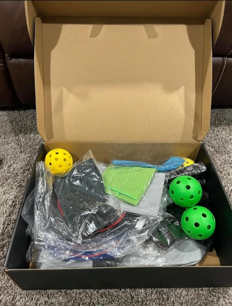 USAPA Approved Fiberglass Pickleball Paddles Set of 4 with 8 Balls USAPA Approved Fiberglass Pickleball Paddles Set of 4 with 8 Balls