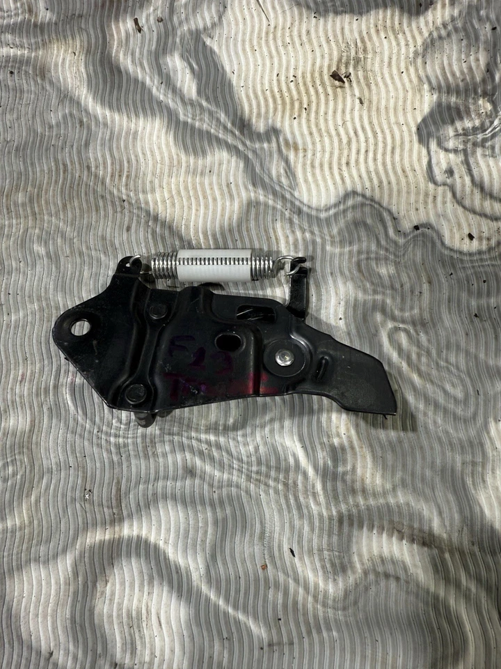 Scion FR-S 2013-2016 Brz tapa inferior maletero bloqueo pestillo Striker SU003-01467 Foto 2 de 2