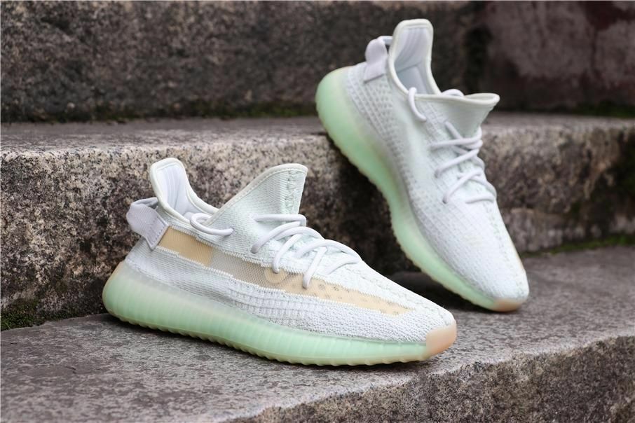 Yeezy 350 V2 (Hyperspace) -- Asia Exclusive (US Size 9 Yeezy 350 V2 (Hyperspace) -- Asia Exclusive (US Size 9