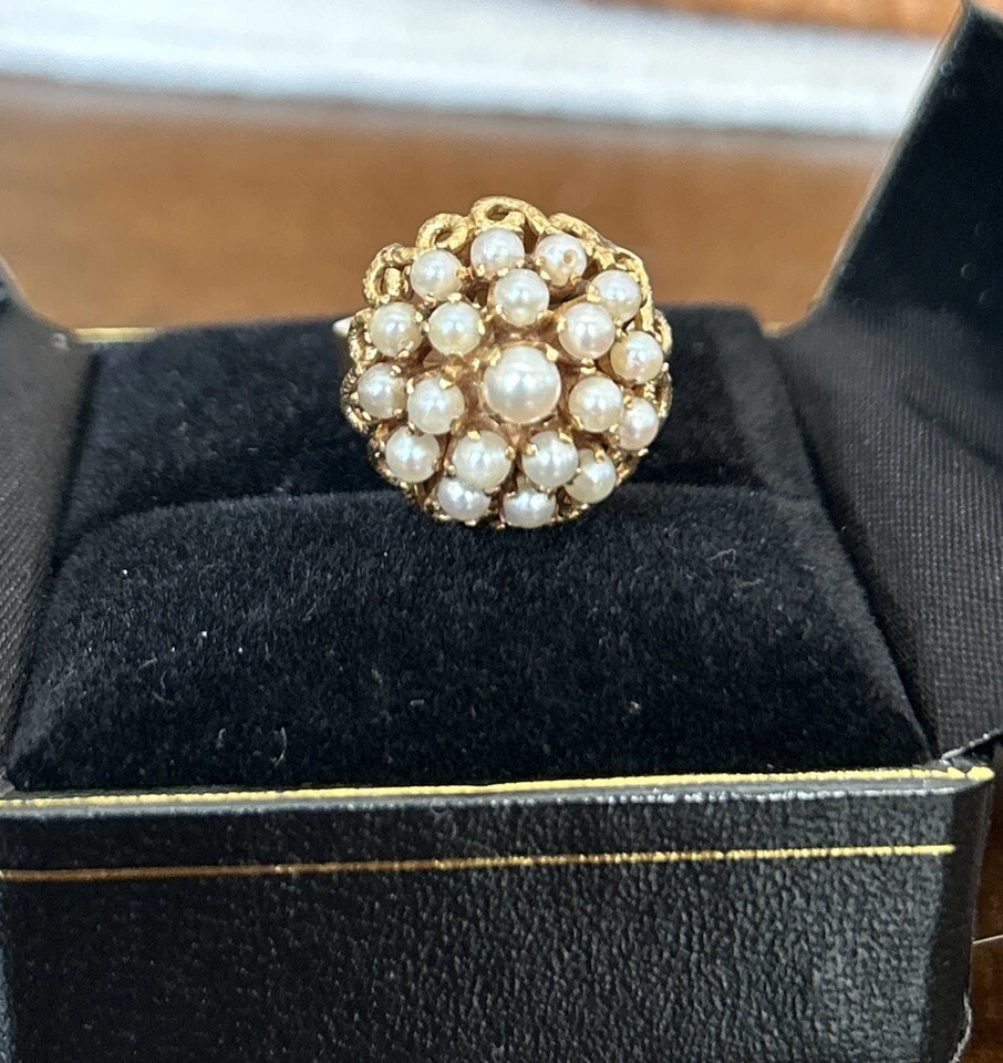 RARO Anillo abovedado vintage de perlas con racimo de oro amarillo macizo de 14K, talla 6,5 Foto 2 de 4