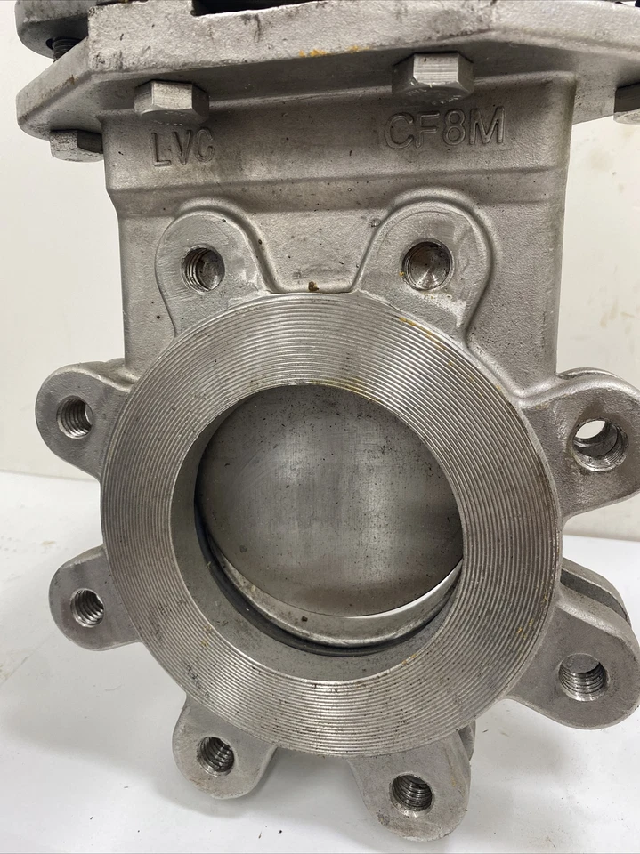 Flow Control Components CF8M  Knife Gate Valve Size 4" Body - Image 3 of 4
