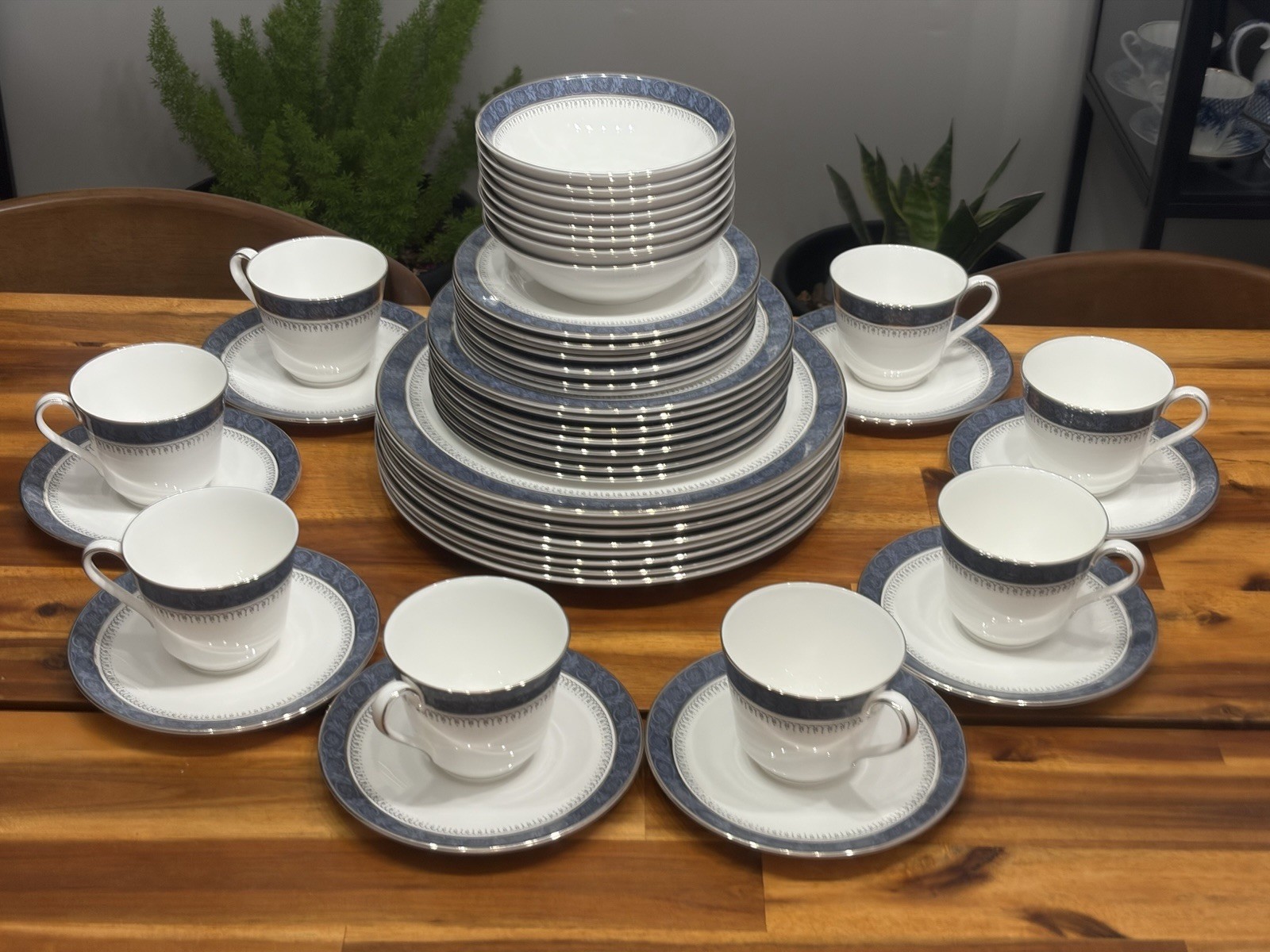 48pc Royal Doulton Sherbrooke H. 5009  English Bone Fine China 8 Settings, MINT